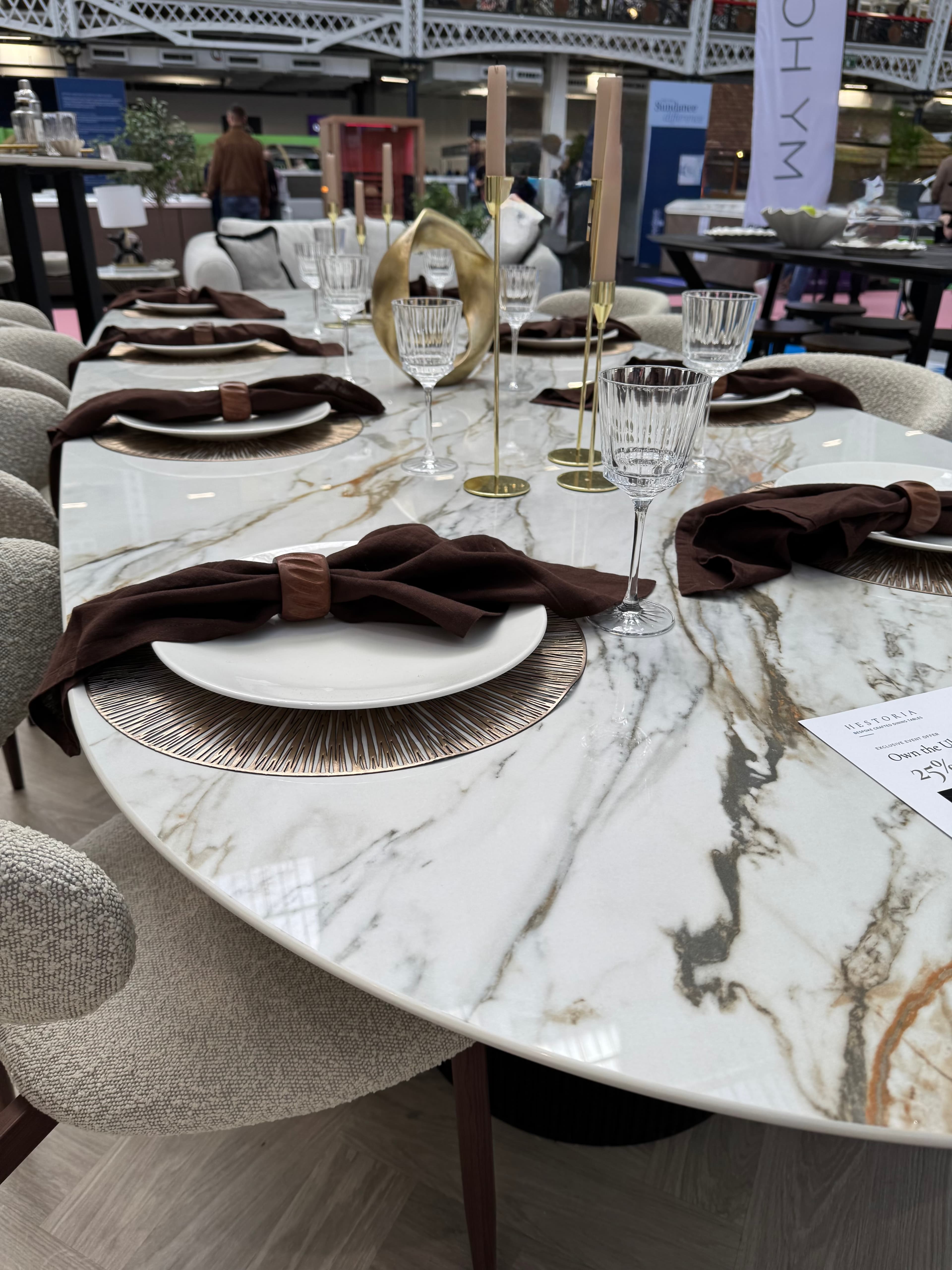 Ariastone porcelain dining table